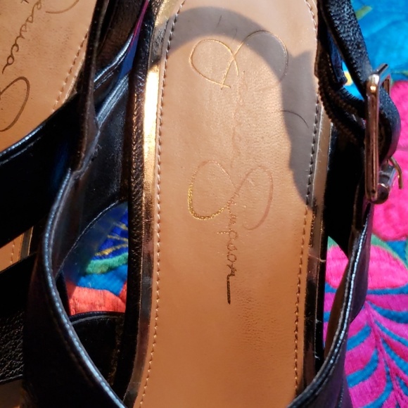 Shoes - Picture 3 of 4